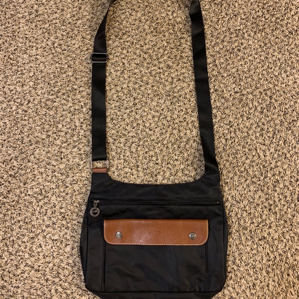 Cross body bag black. Great condition.